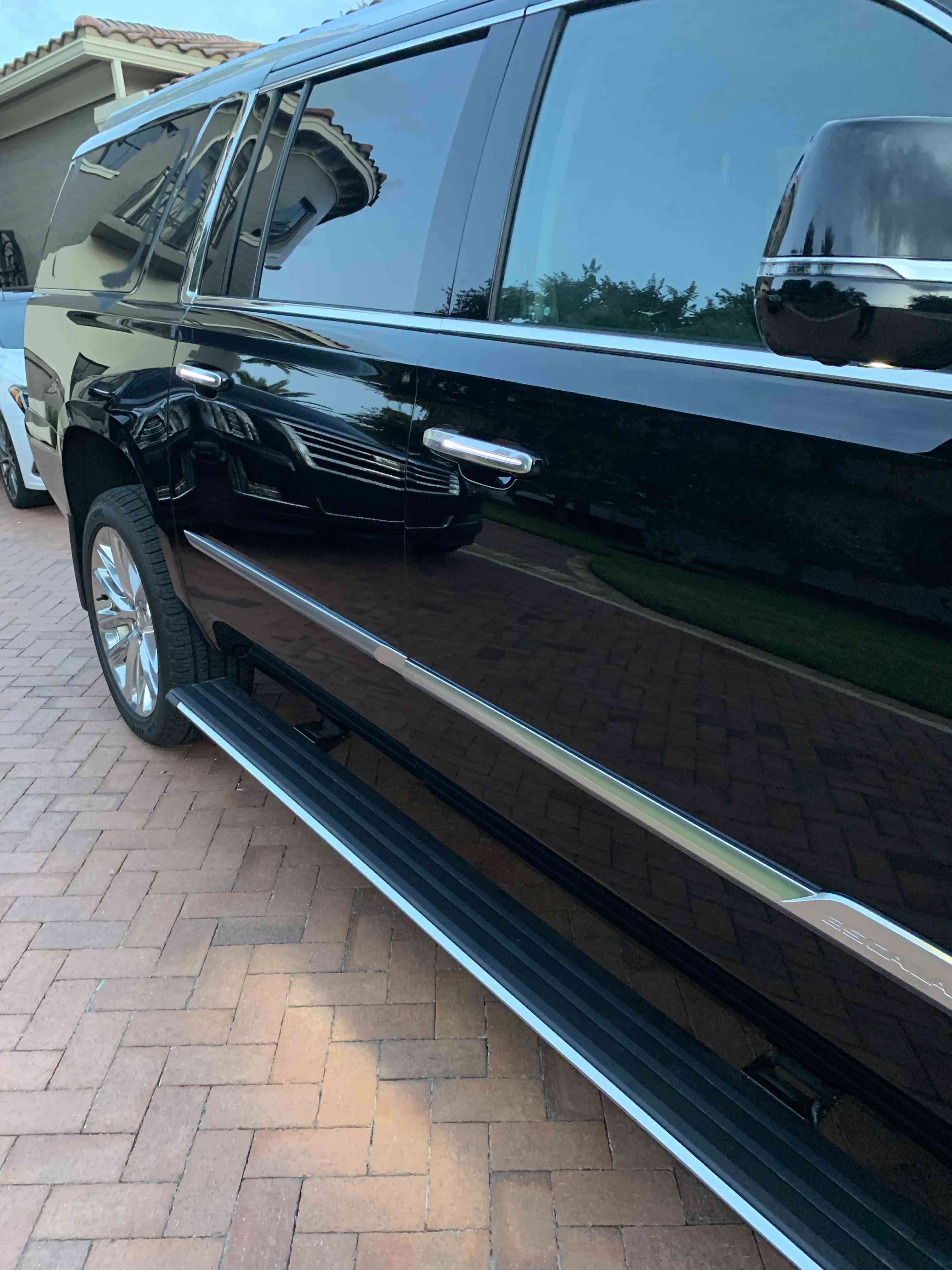 Mercedes Benz Limo: The king of the Stretch Limousines service, seats 7/15 Passengers in luxurious interior, Limo Miami provides elegant, dependable luxury transportation/from Boca To Miamii area airports.